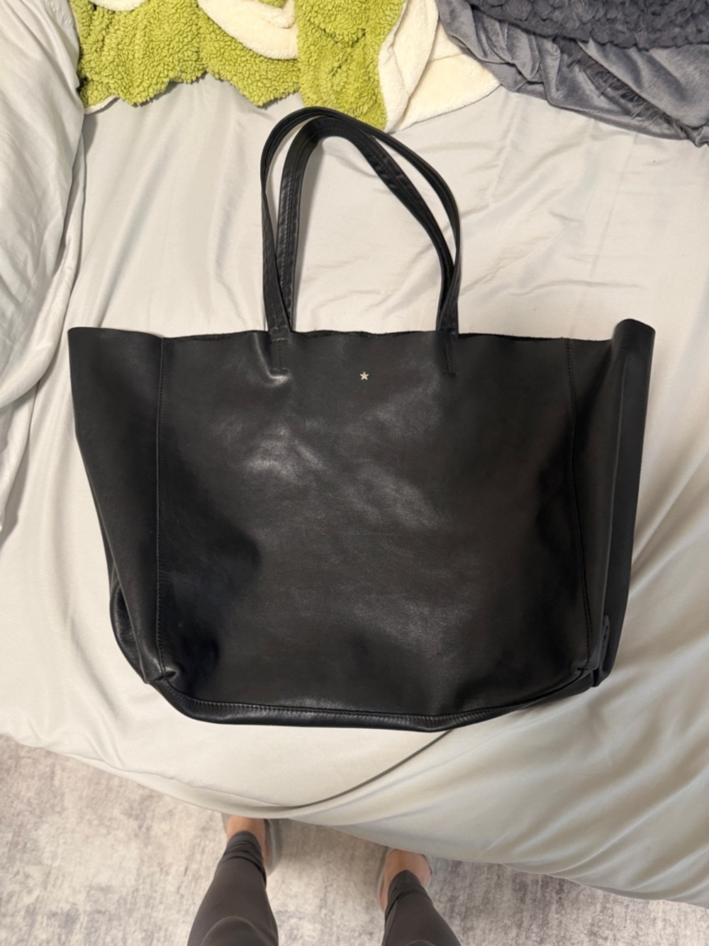 Black Leather Tote Bag - Classic Everyday Carry Cuyana